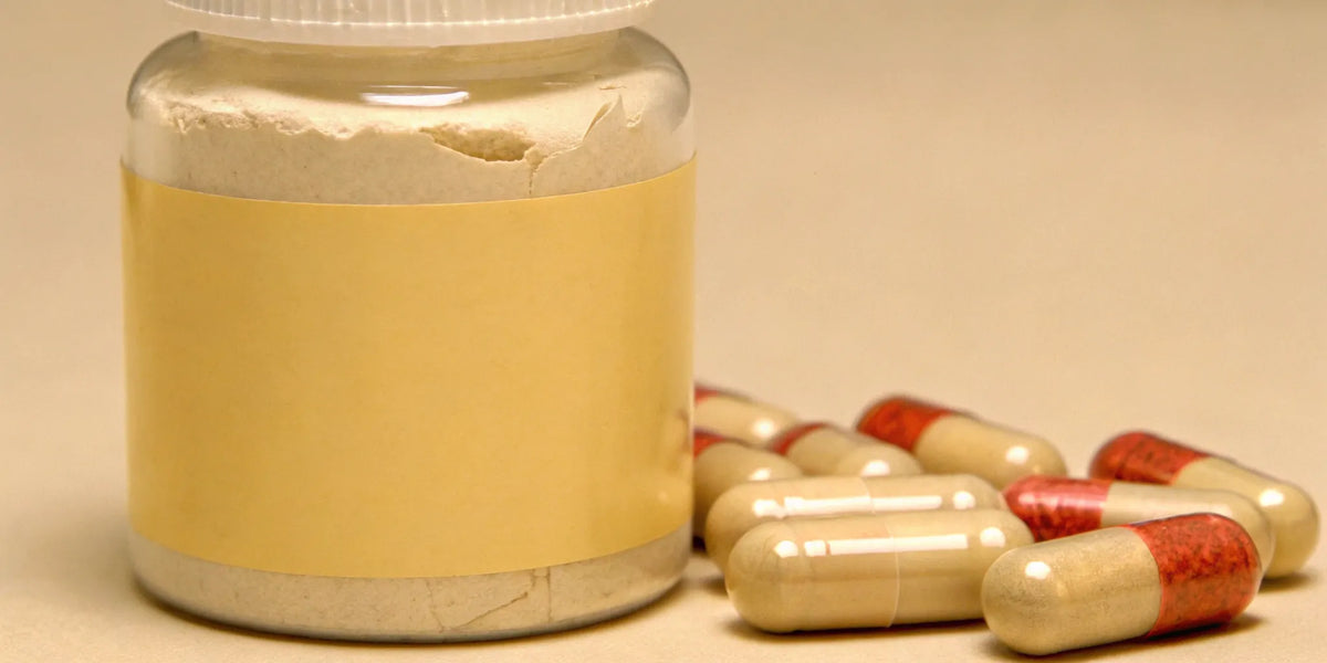 An unlabeled bottle of capsules, a warning sign of a low-quality probiotic supplement.