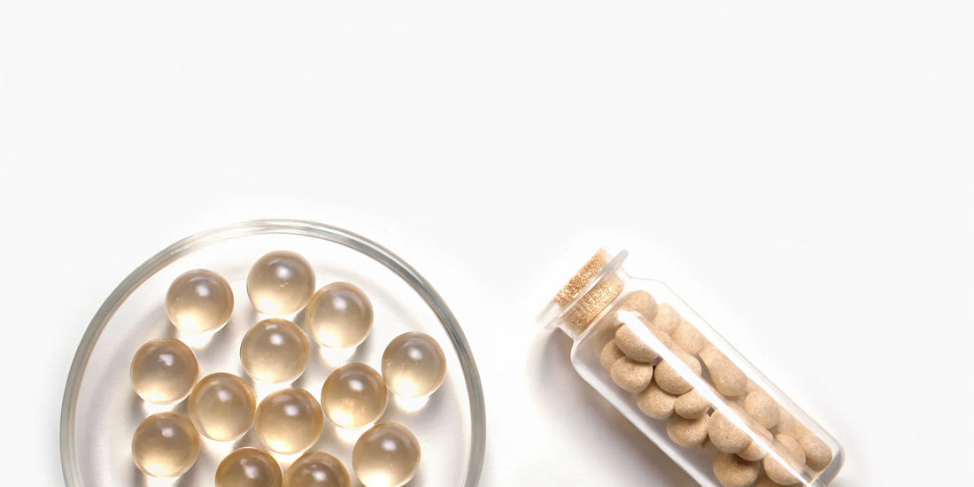 Capsules and tablets of the 10 best vitamins for anxiety.